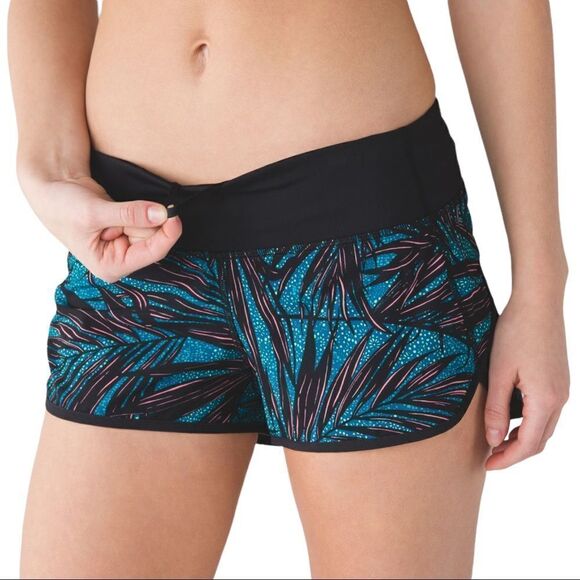 𝅺LULULEMON Speed Shorts-Tofino Lace Palm - Picture 3 of 10